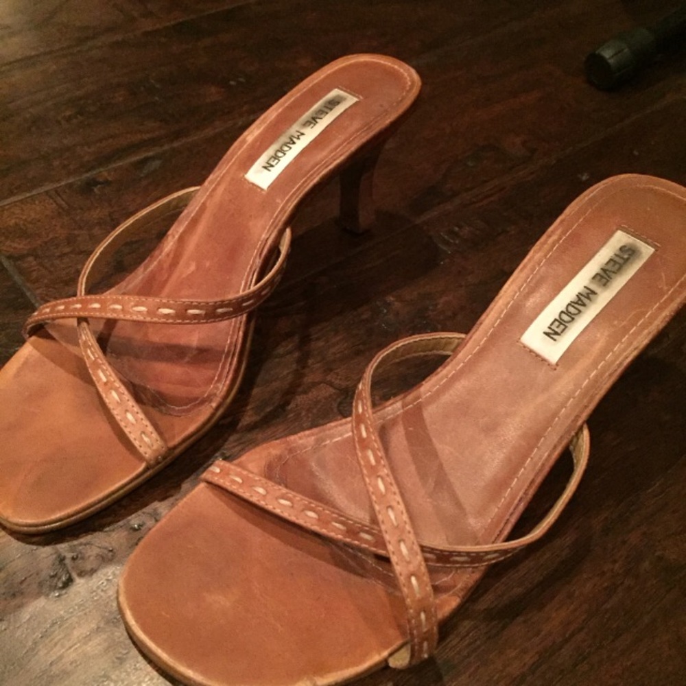 Steve Madden heeled Flip Flops Size 8